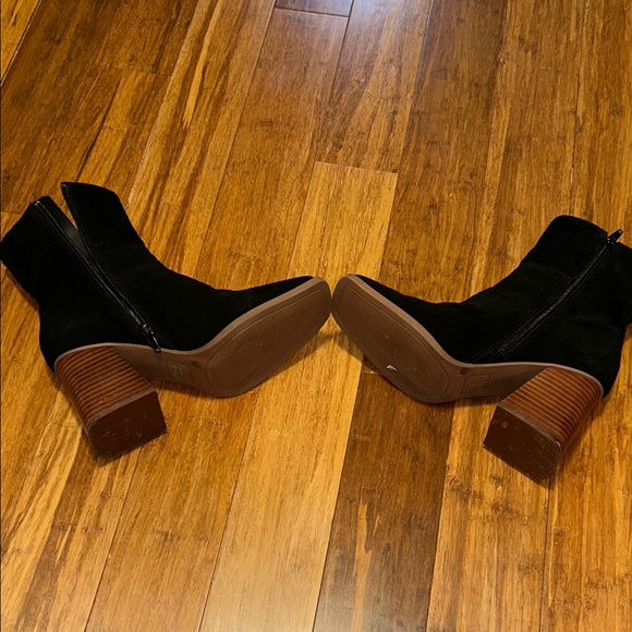 Crown Vintage Black Block Heeled Boots - Picture 7 of 9